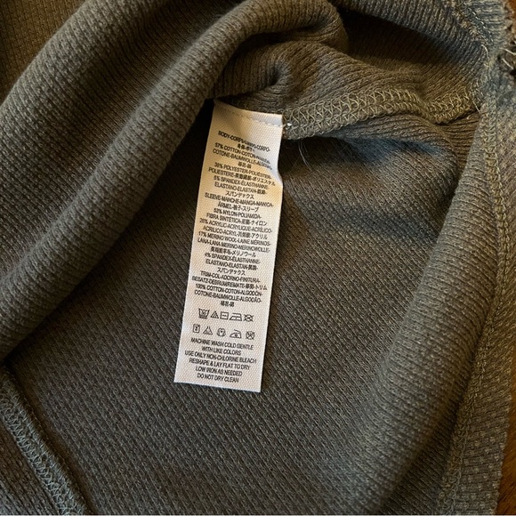 Free People Art School Button Cuff Thermal Green Long Sleeve V-Neck size Small - Picture 5 of 7